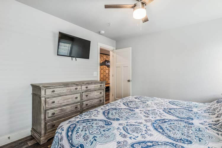 Ground Floor King with Private Bath