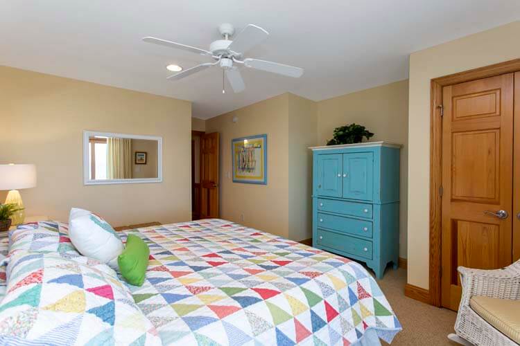 1st Floor King with Private Bath