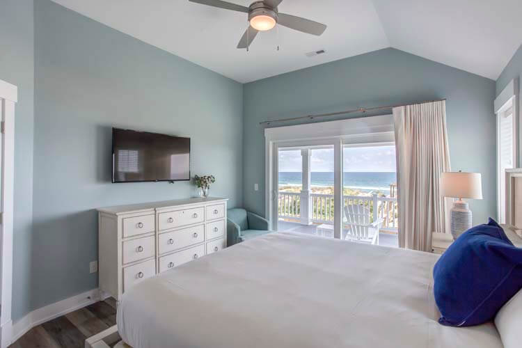 2nd Floor King with Private Bath