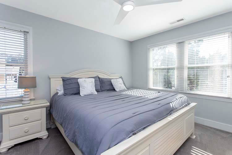 1st Floor King with Shared Bath