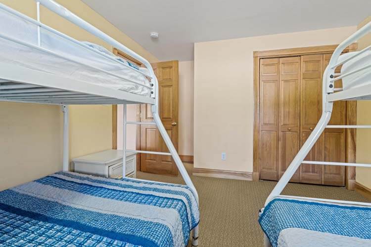 Ground Floor Pyramid Bunks with Shared Bath