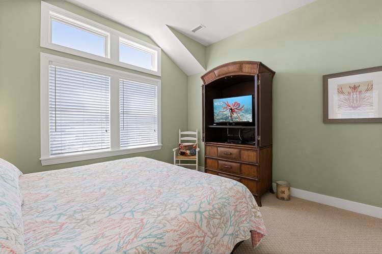 2nd Floor King with Private Bath