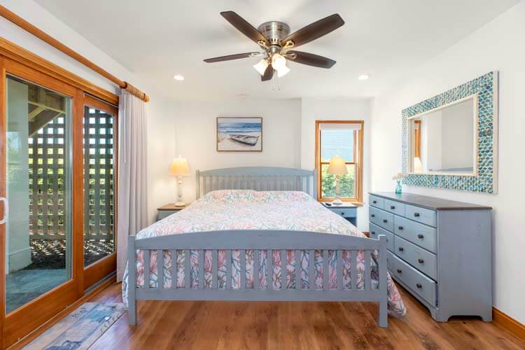 Ground Floor King with Shared Bath