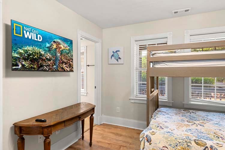 Ground Floor Pyramid Bunks with Private Bath