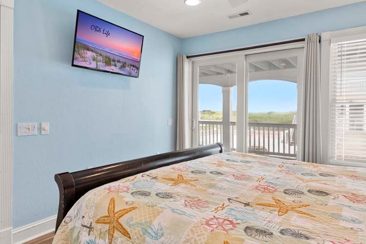 1st Floor King with Private Bath