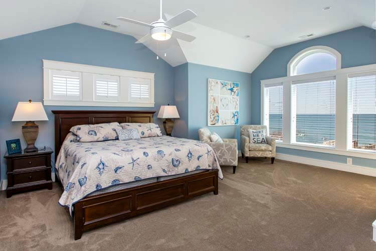 2nd Floor King with Private Bath