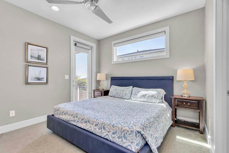 1st Floor King with Private Bath