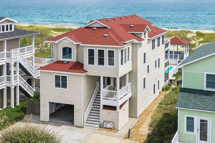 8 BR : 5.3 BA in NAGS HEAD