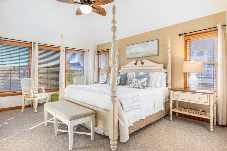 2nd Floor King with Private Bath