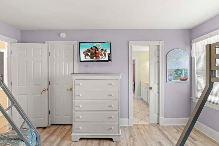 1st Floor Pyramid Bunks with Shared Bath