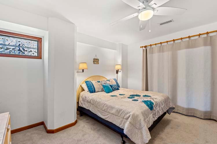 Ground Floor Queen with Private Bath