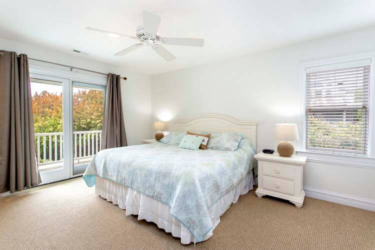 1st Floor King with Private Bath