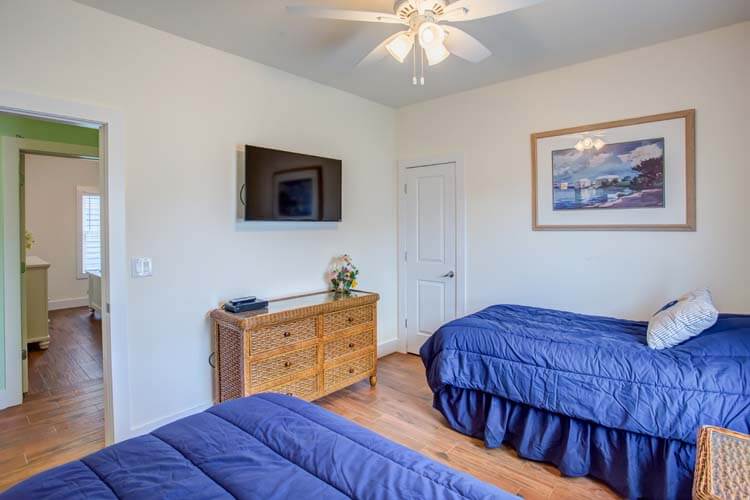 1st Floor Twins with Private Bath