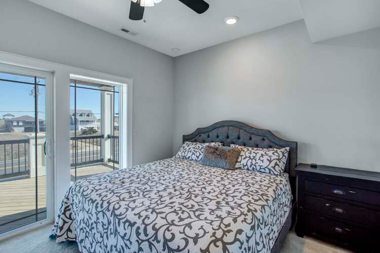 1st Floor King with Private Bath