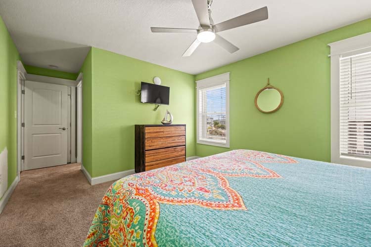 1st Floor King with Private Bath