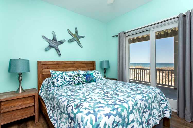 1st Floor Queen with Private Bath