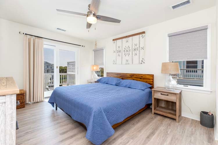 2nd Floor King with Private Bath