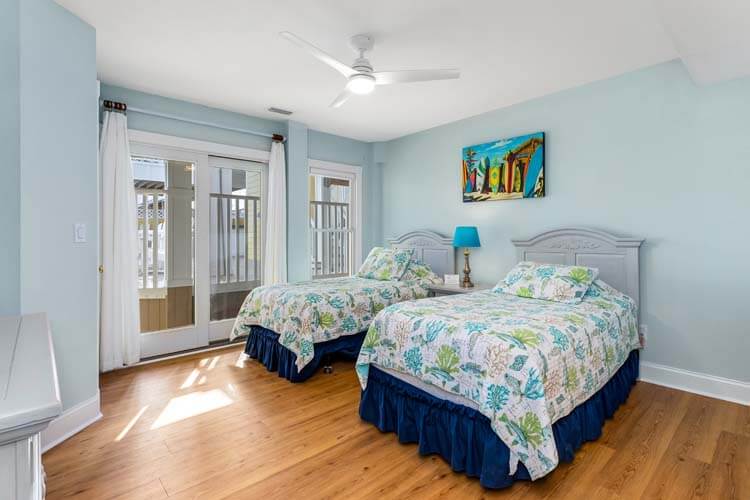 Ground Floor Twins with Private Bath