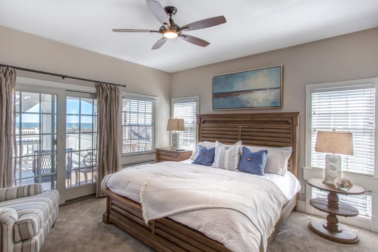 1st Floor King with Private Bath