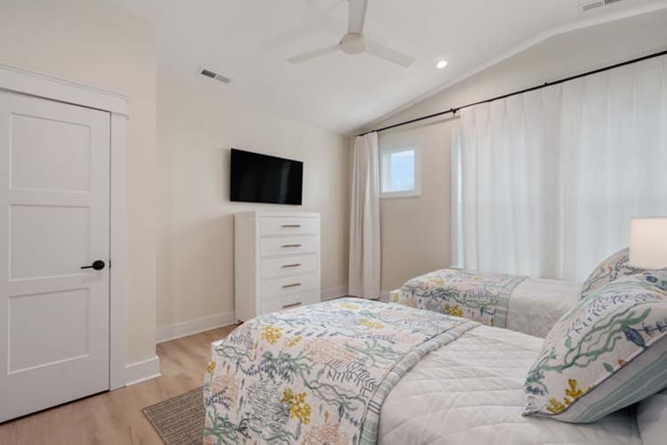 2nd Floor Twins with Shared Bath (11)