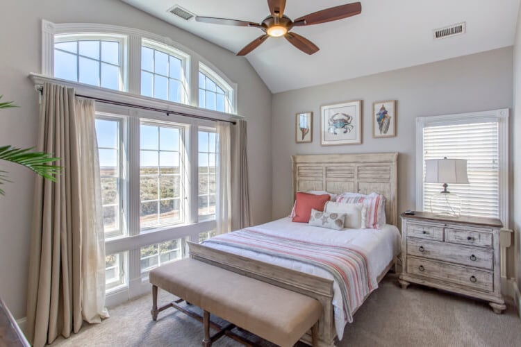 2nd Floor Queen with Private Bath