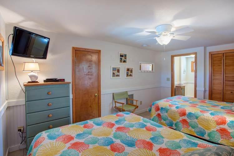 Ground Floor Queens with Shared Bath