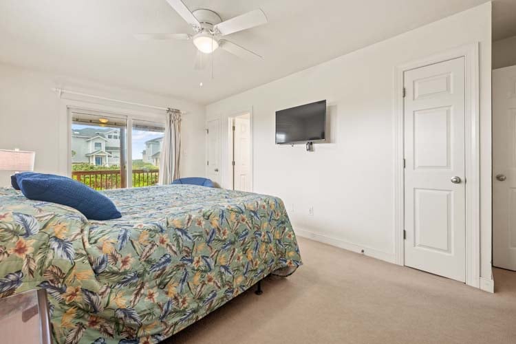 1st Floor King with Private Bath