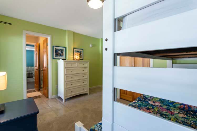 Ground Floor Pyramid Bunk with Shared Bath