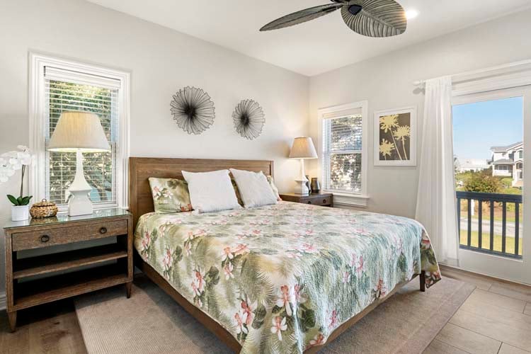 1st Floor King with Private Bath