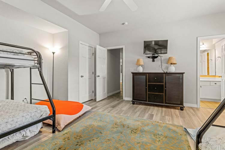 Ground Floor Pyramid Bunks with Private Bath