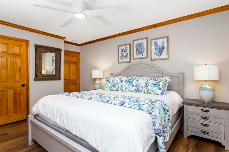 1st Floor King Bedroom