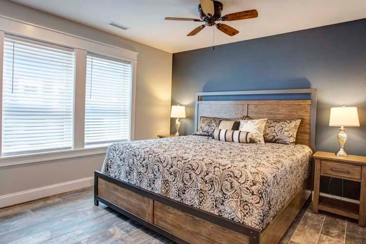 Ground Floor King with Private Bath (20)