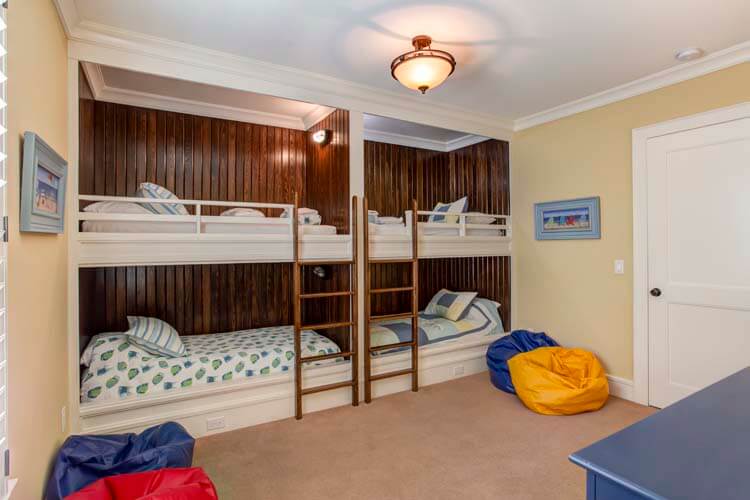 Ground Floor Twin Bunks with Private Bath