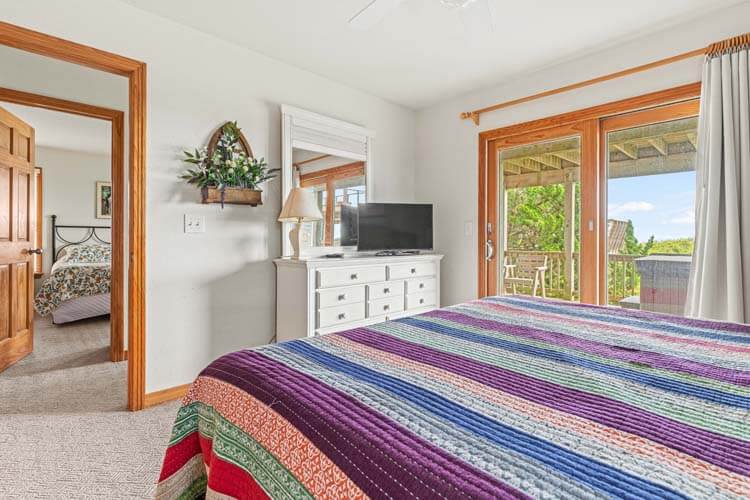 1st Floor King with Private Bath