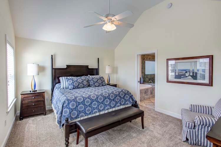 2nd Floor King with Private Bath