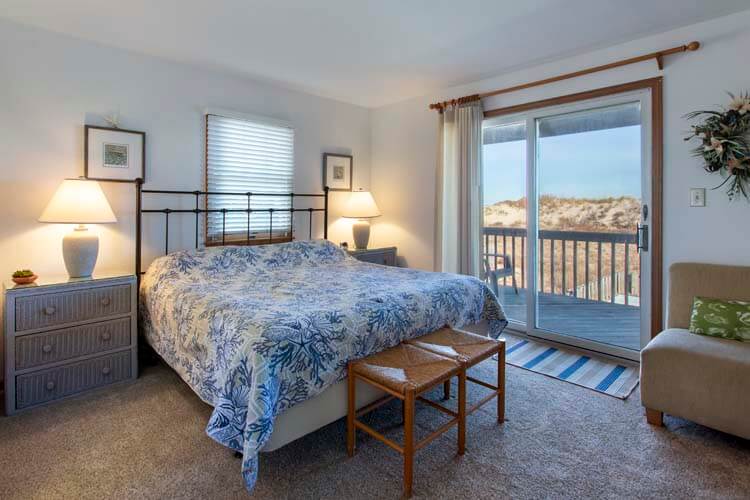 1st Floor King with Shared Bath