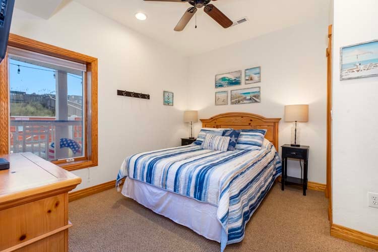 Ground Floor Queen with Private Bath