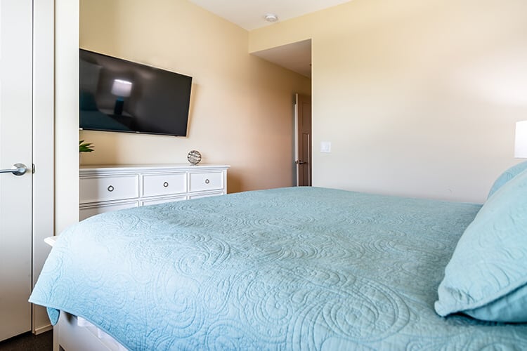 Ground Floor King with Private Bath (1)