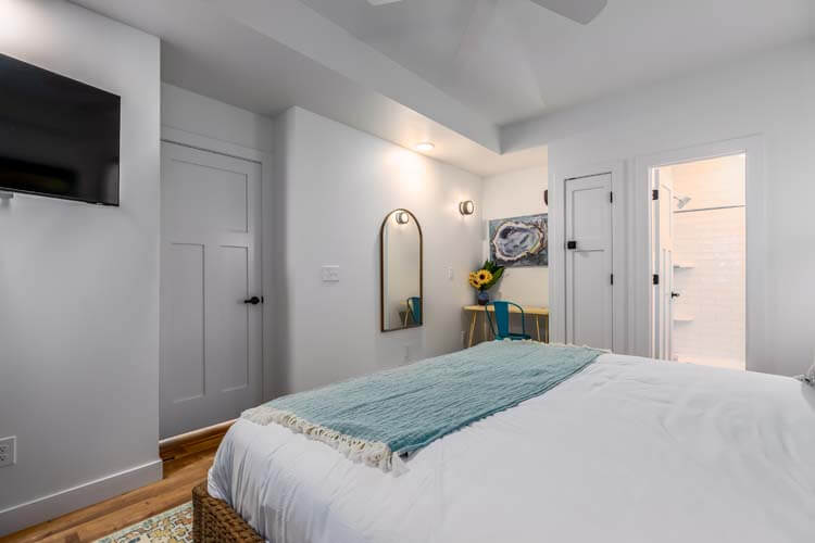 Ground Floor King with Private Bath