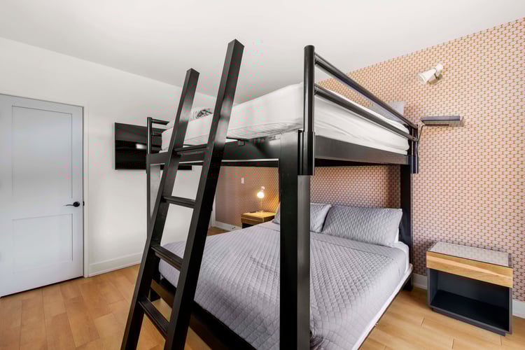 1st Floor King Bunk with Private Bath (N)