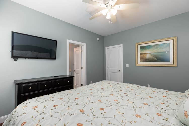 Ground Floor King with Private Bath (3)