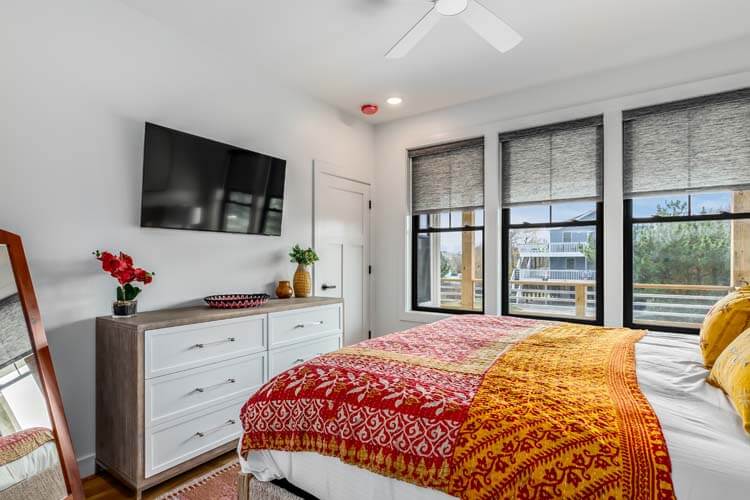 1st Floor King with Private Bath