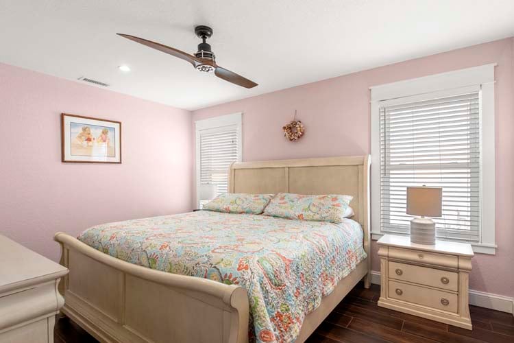 Ground Floor King with Private Bath (11)