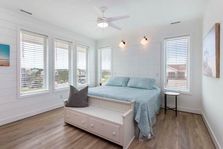 2nd Floor King with Private Bath