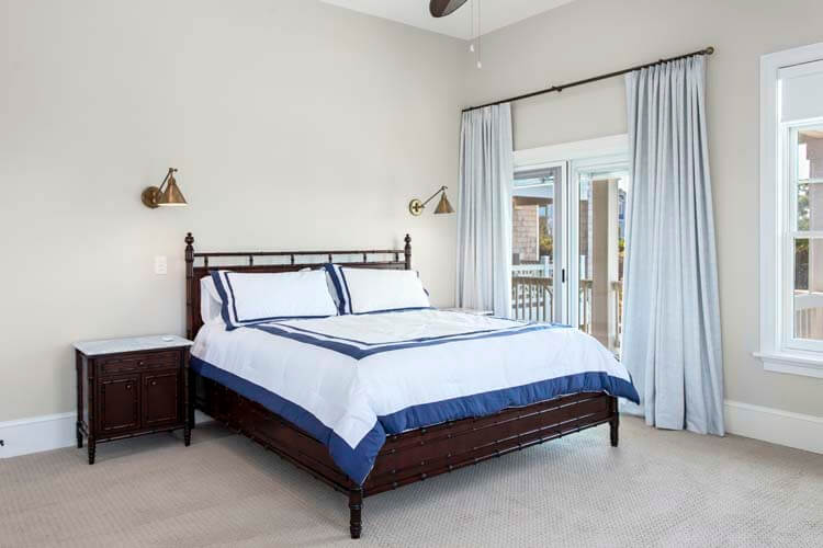 1st Floor King with Private Bath