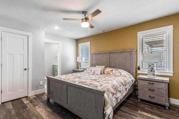 2nd Floor King with Private Bath