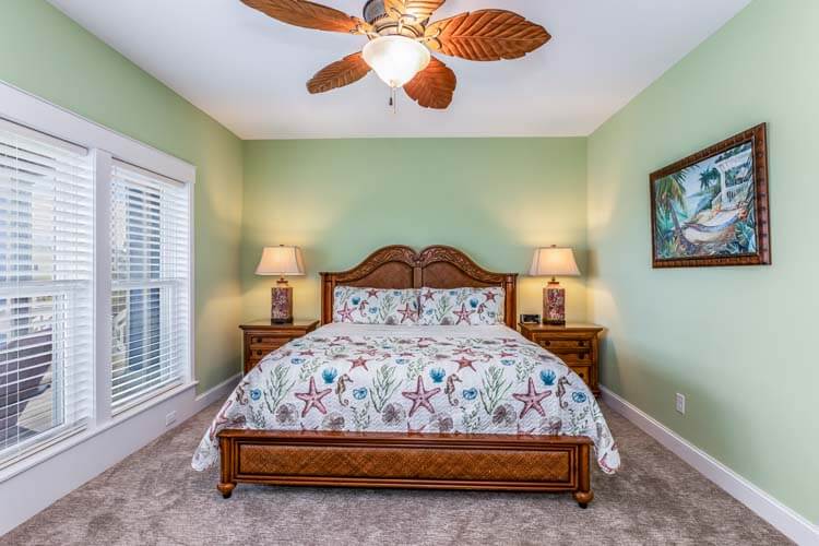 1st Floor King with Private Bath