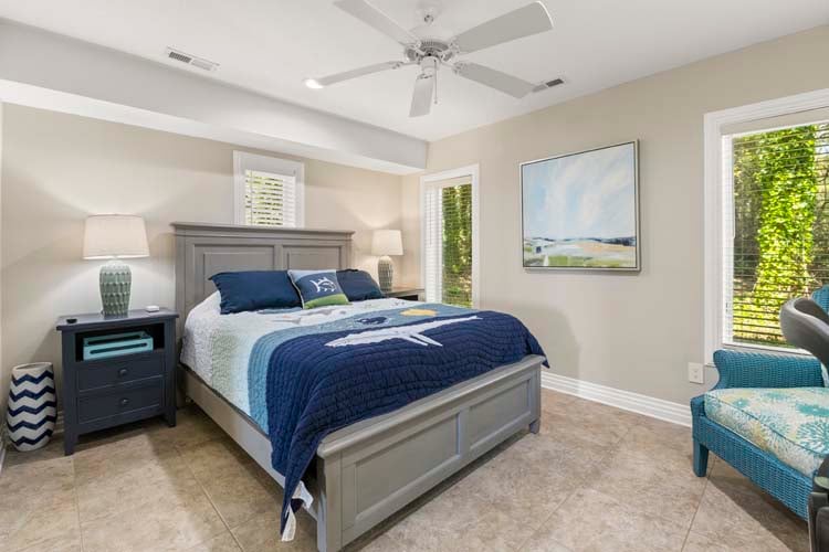 Ground Floor Queen with Private Bath