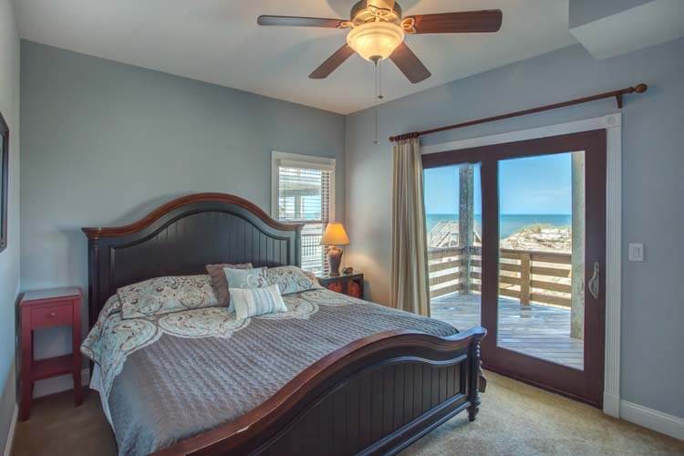 1st Floor King with Private Bath