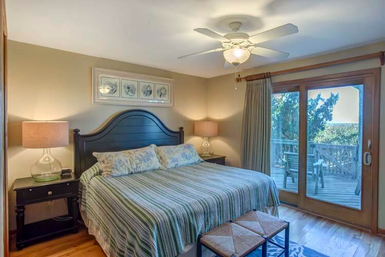 1st Floor King with Shared Bath